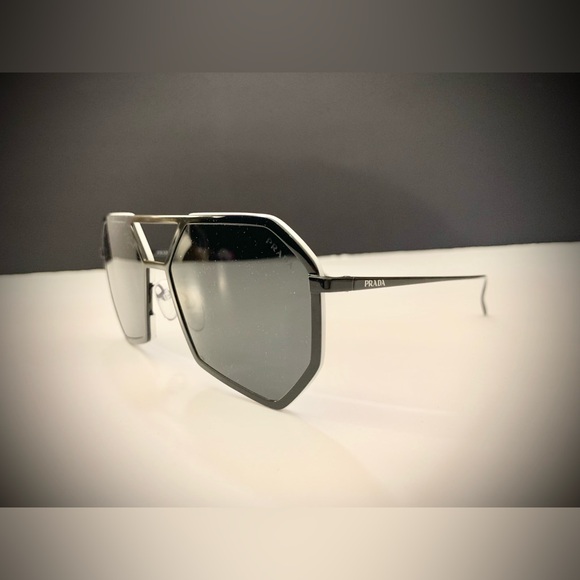 Prada SPR62X sunglasses for sale - Picture 2 of 13
